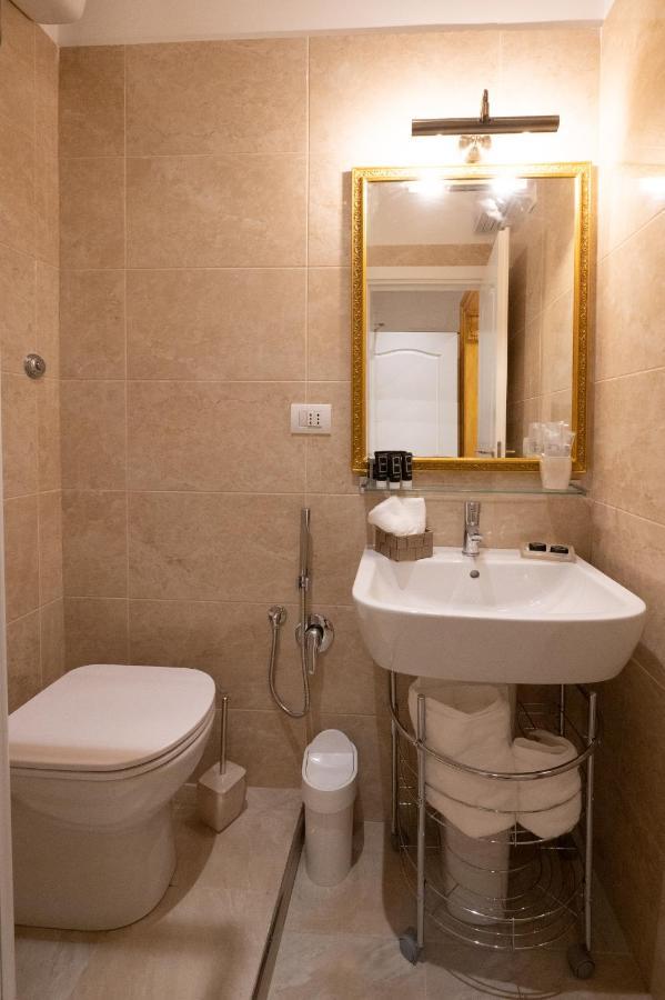 Venus Inn Rome Guest House Экстерьер фото